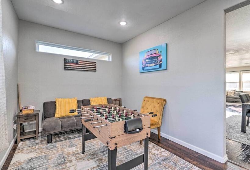 Peaceful Atascosa Home W/ Balcony & Deck!