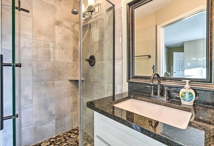 Peaceful Atascosa Home W/ Balcony & Deck!