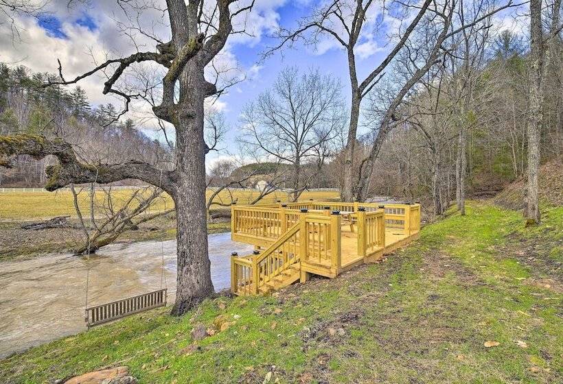 Peaceful Mountain City Cabin W/ Porch & Fire Pit