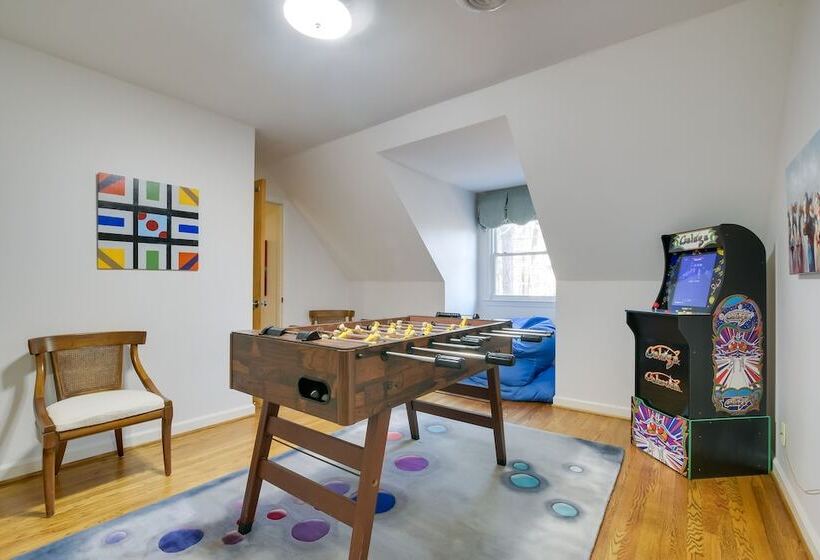 Peaceful Durham Retreat On Pond With Huge Deck!