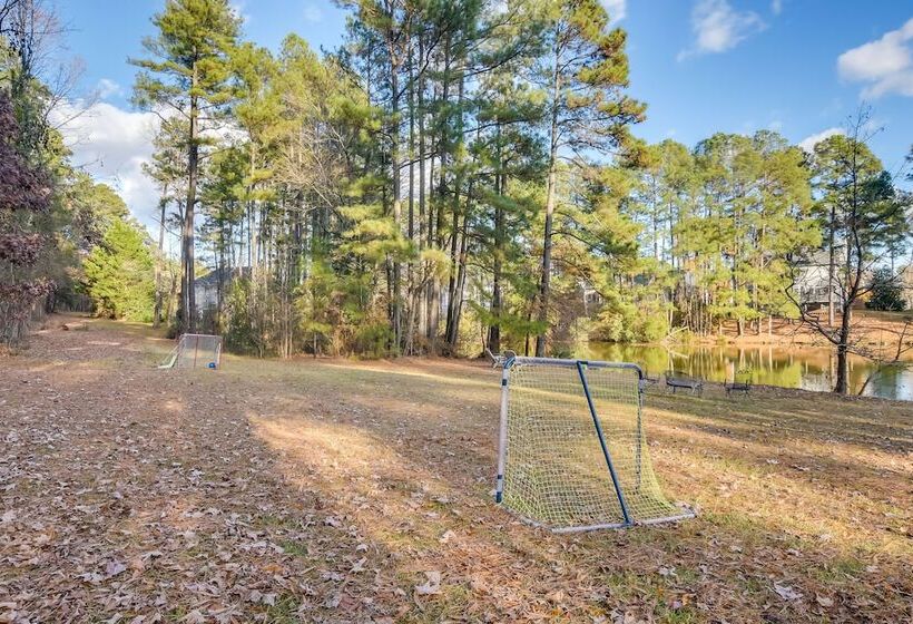 Peaceful Durham Retreat On Pond With Huge Deck!