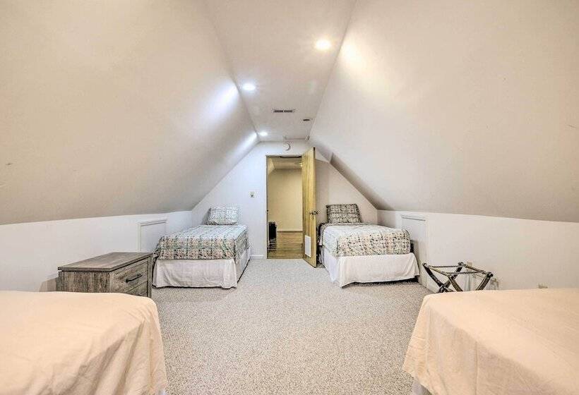 Peaceful Durham Retreat On Pond With Huge Deck!