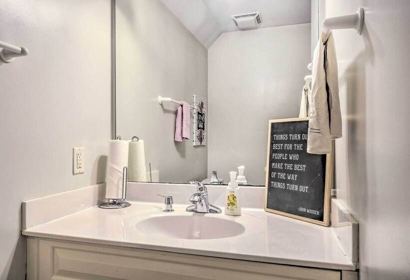 Peaceful Durham Retreat On Pond With Huge Deck!