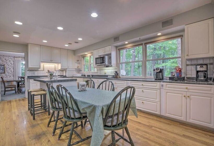 Peaceful Durham Retreat On Pond With Huge Deck!