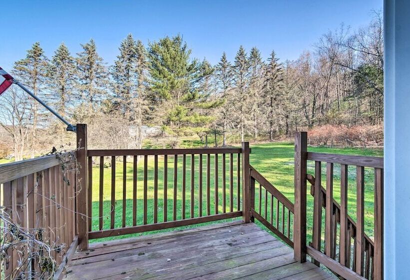 Peaceful Horseheads Hideaway W/ Deck & Yard!