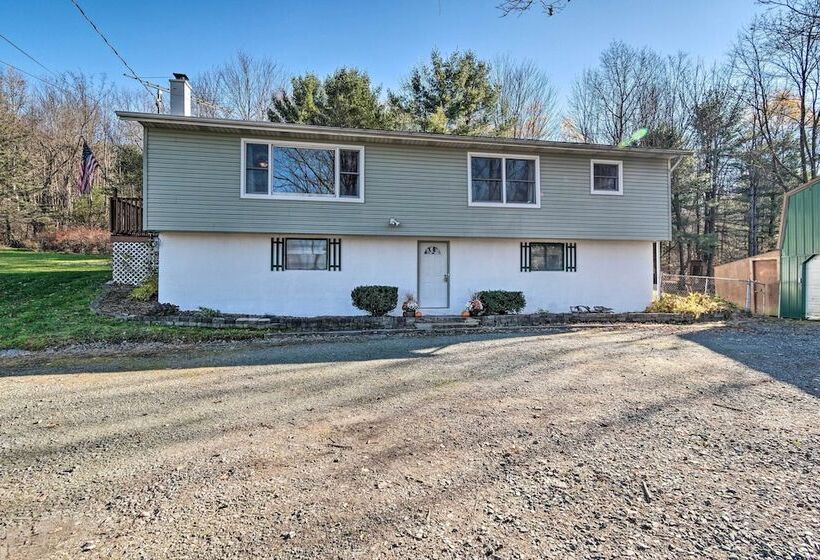 Peaceful Horseheads Hideaway W/ Deck & Yard!