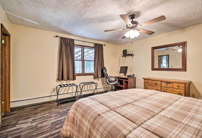 Peaceful Horseheads Hideaway W/ Deck & Yard!