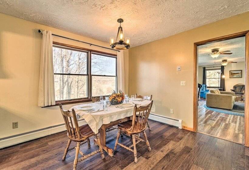 Peaceful Horseheads Hideaway W/ Deck & Yard!