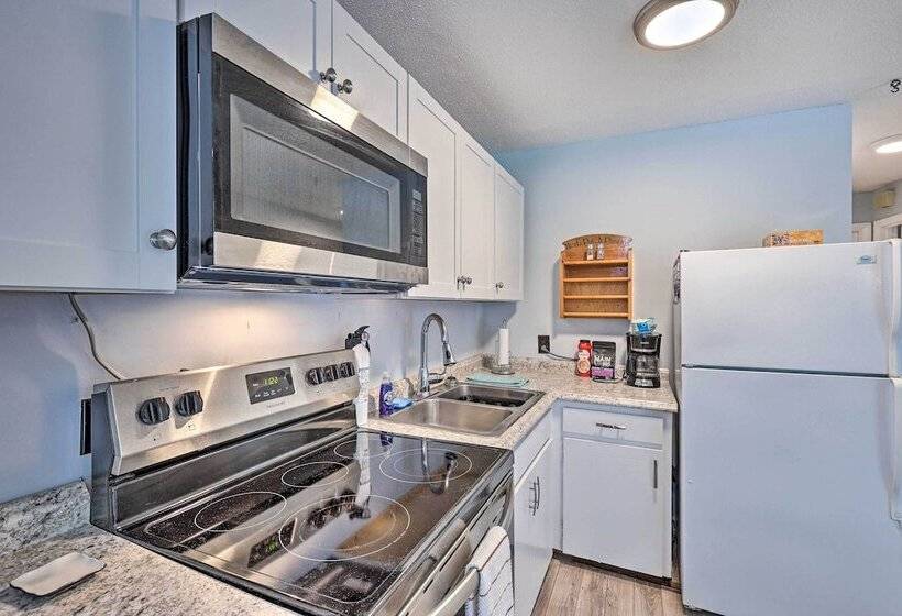 Peaceful Roan Mountain Escape: On Site Creek!