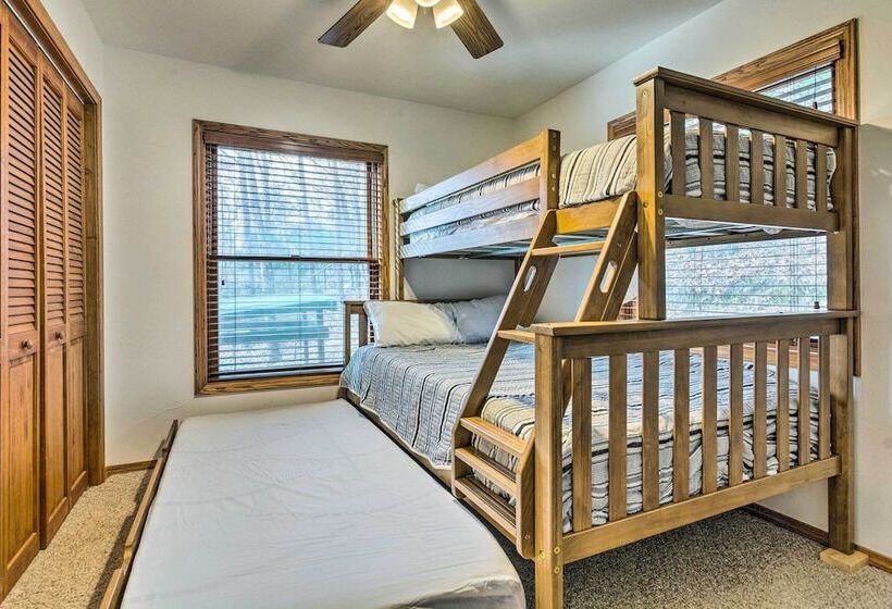 Peaceful Russellville Cabin Close To Lakes!