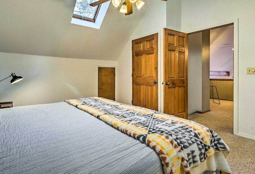 Peaceful Russellville Cabin Close To Lakes!