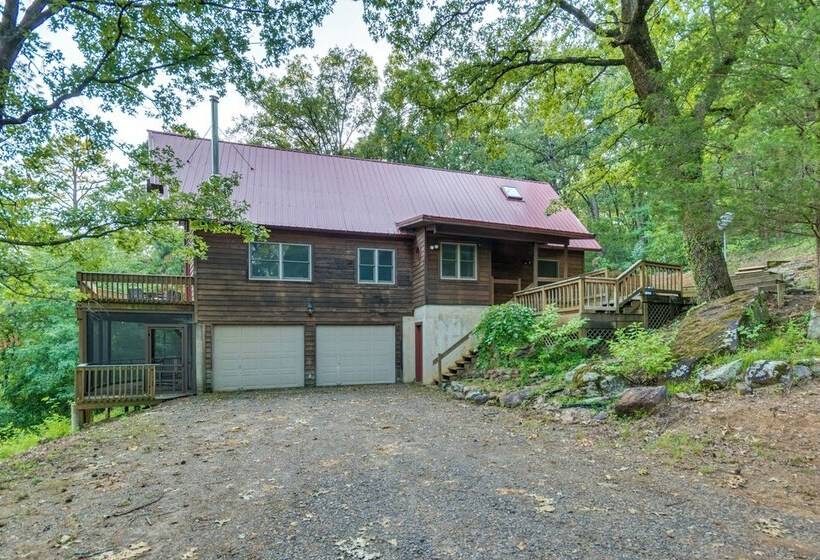 Peaceful Russellville Cabin Close To Lakes!