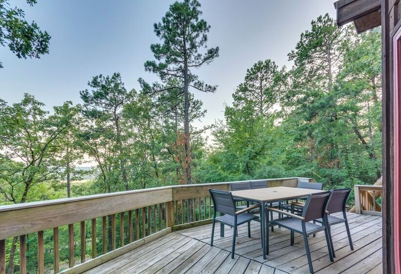 Peaceful Russellville Cabin Close To Lakes!