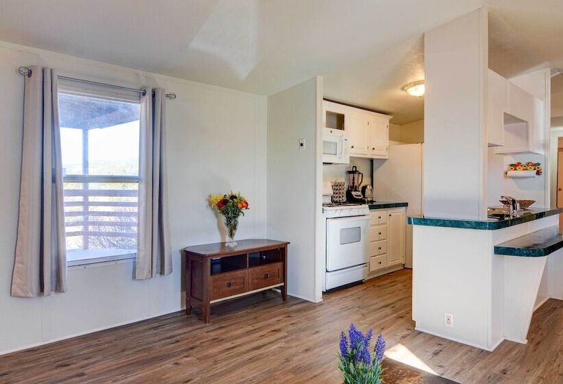 Peaceful Sandia Park Retreat W/ Deck & Views!