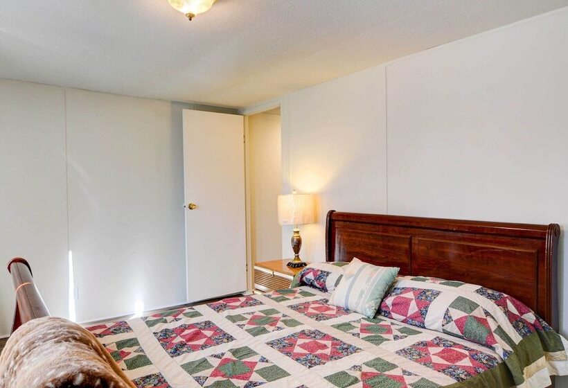 Peaceful Sandia Park Retreat W/ Deck & Views!