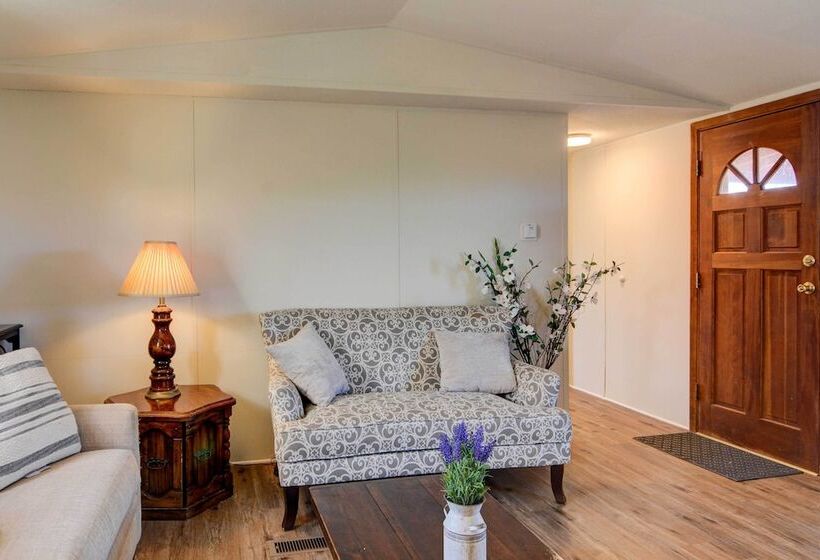 Peaceful Sandia Park Retreat W/ Deck & Views!