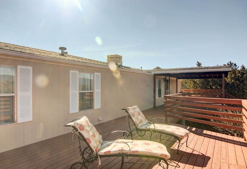 Peaceful Sandia Park Retreat W/ Deck & Views!