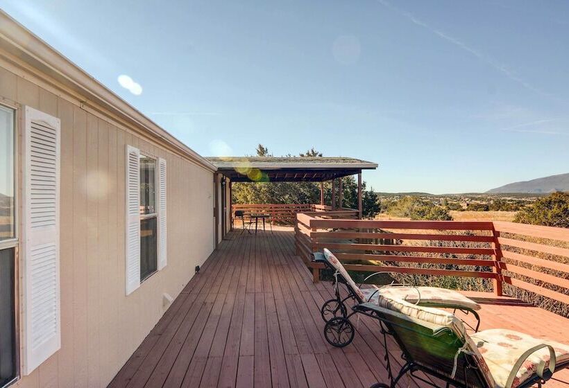 Peaceful Sandia Park Retreat W/ Deck & Views!