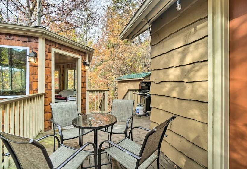Peaceful Sevierville Cabin W/ Hot Tub & Fire Pit!