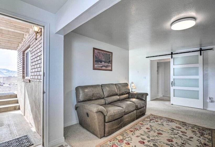 Pet Friendly Aurora House W/ Mountain Views!