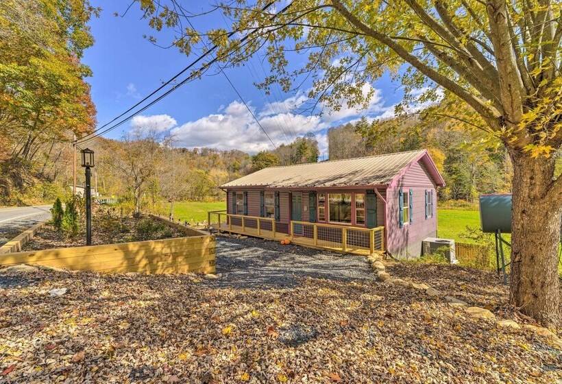 Pet Friendly Bakersville Cottage W/ Views!