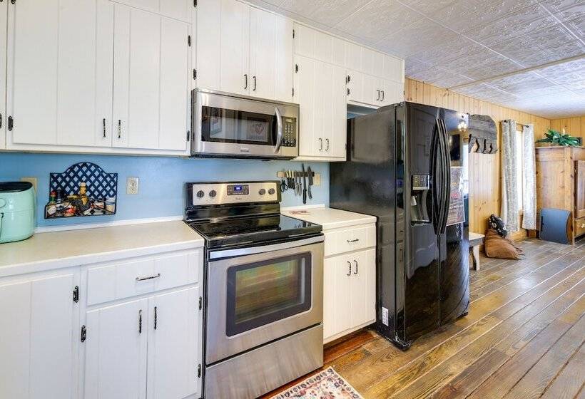 Pet Friendly Gatlinburg Cabin W/ Game Room!