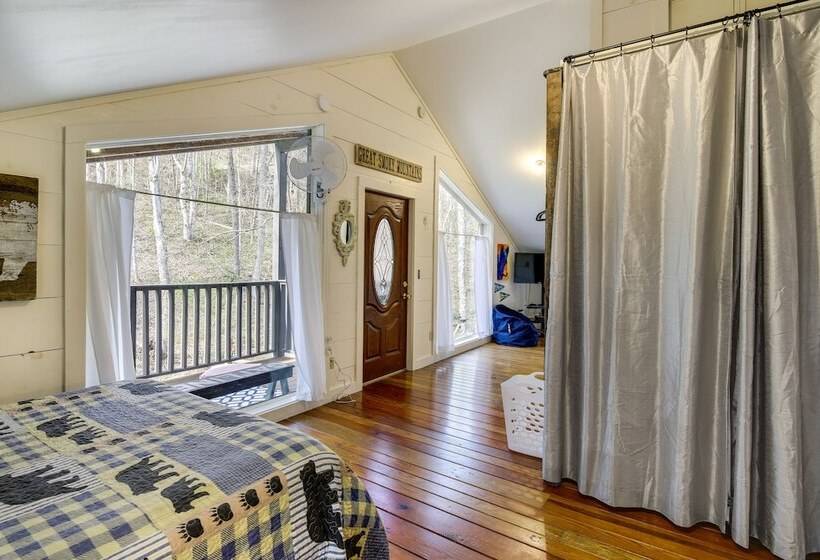 Pet Friendly Gatlinburg Cabin W/ Game Room!