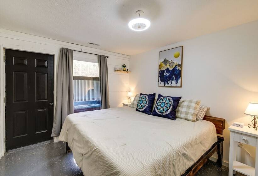 Pet Friendly Gatlinburg Cabin W/ Game Room!