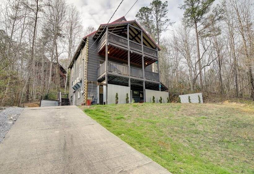 Pet Friendly Gatlinburg Cabin W/ Game Room!