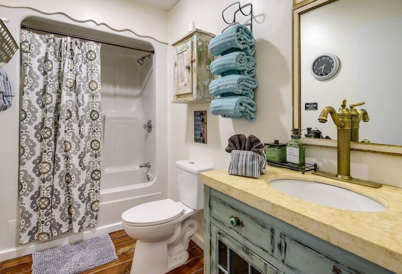 Pet Friendly Gatlinburg Cabin W/ Game Room!