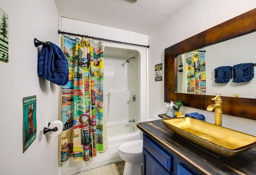 Pet Friendly Gatlinburg Cabin W/ Game Room!