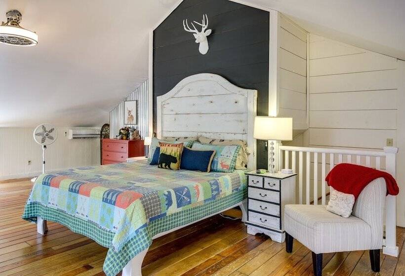 Pet Friendly Gatlinburg Cabin W/ Game Room!