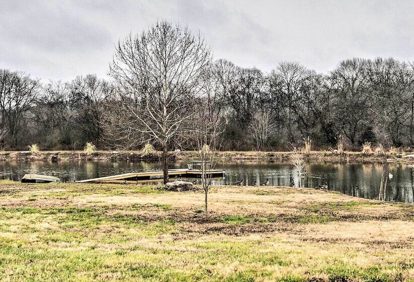 Pet Friendly  Milk Barn Cottage  On 15 Acres!