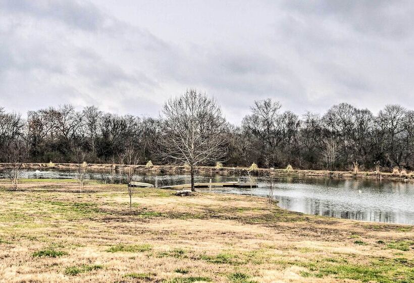 Pet Friendly  Milk Barn Cottage  On 15 Acres!