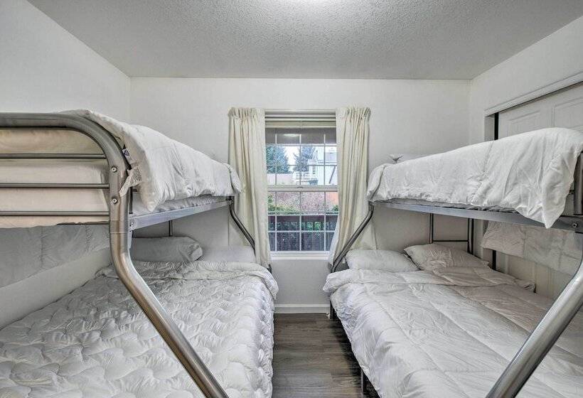 Pet Friendly Pnw Home, 1 Mi To Rockaway Beach