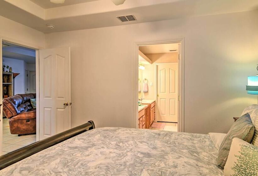 Pet Friendly Rockport Home ~ 4 Mi To Beach!