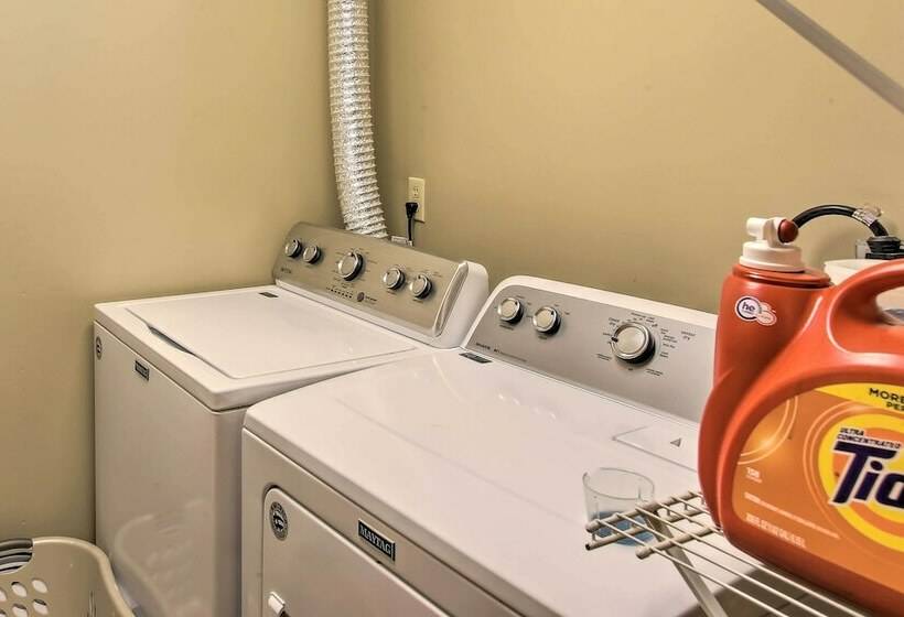 Petfriendly Highway Log Cabin W/ Lake View!