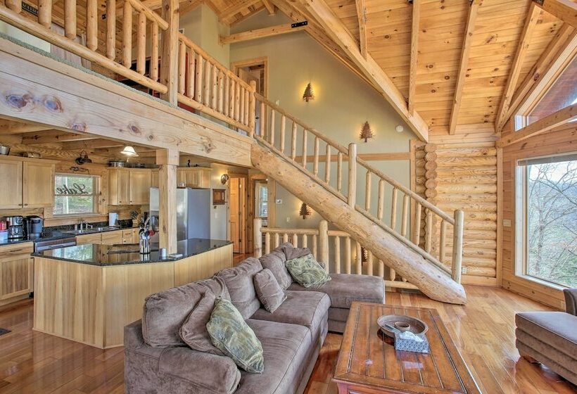 Petfriendly Highway Log Cabin W/ Lake View!