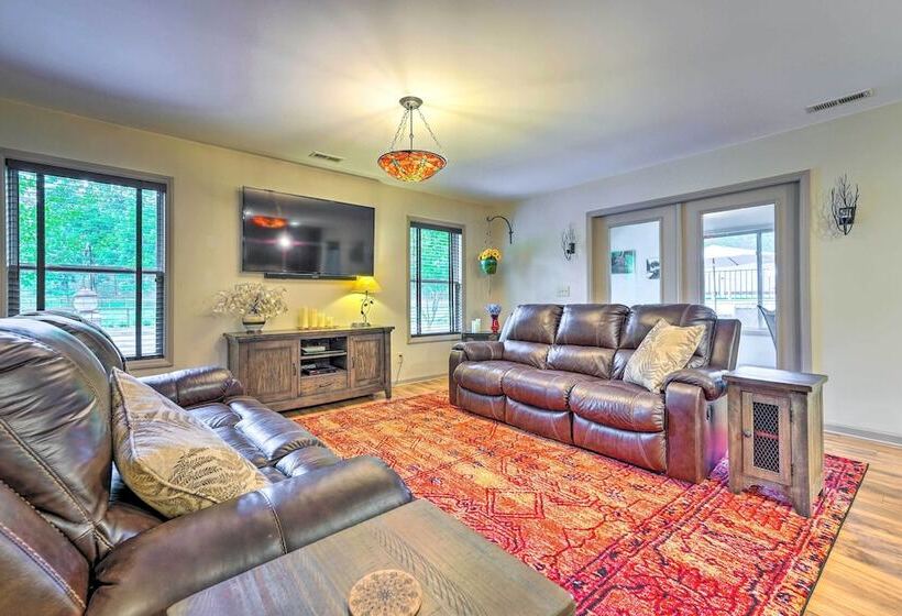 Pisgah Forest Farm Home: Outdoor Pool & Games