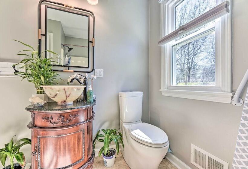 Pittsford Trolley Home Near Erie Canal!