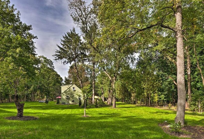 Pittsford Trolley Home   Near Erie Canal!