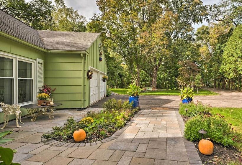 Pittsford Trolley Home Near Erie Canal!