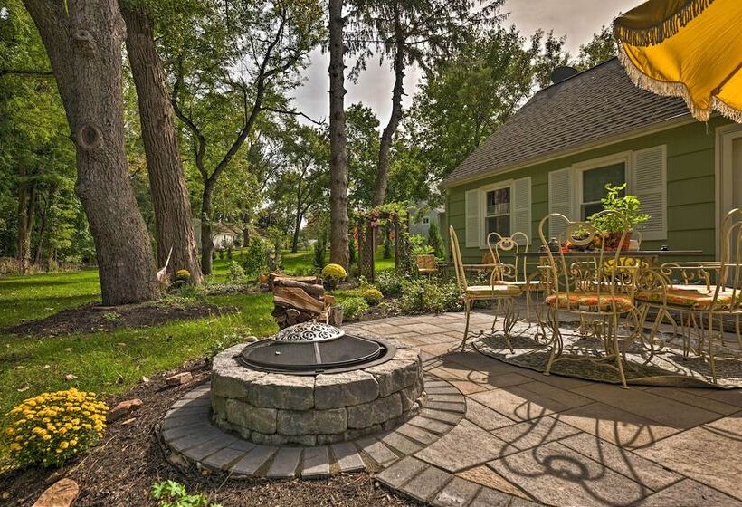 Pittsford Trolley Home Near Erie Canal!
