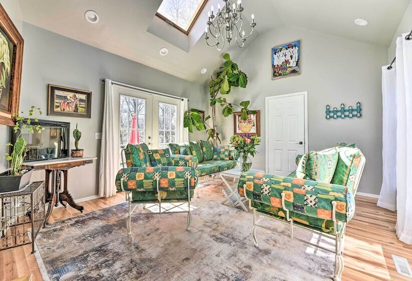 Pittsford Trolley Home   Near Erie Canal!