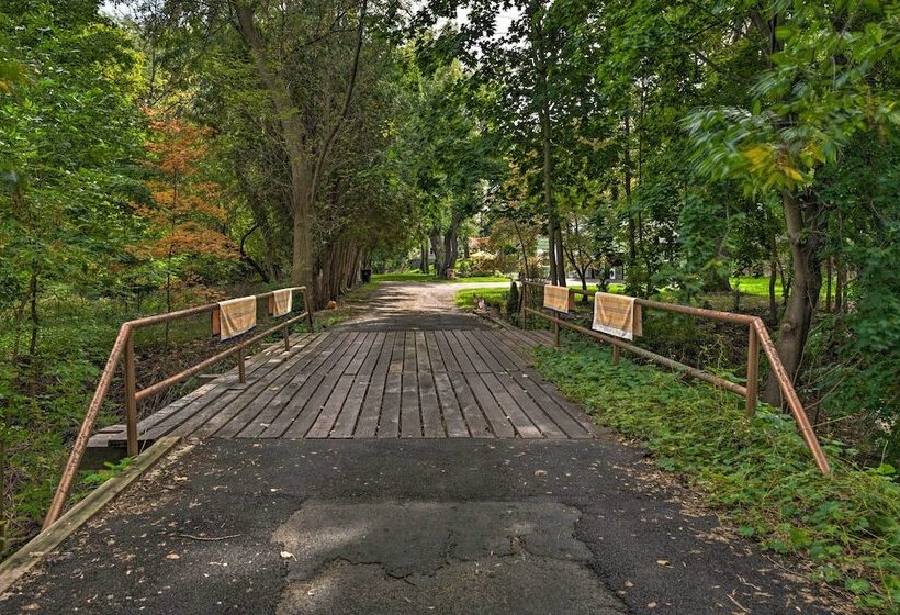 Pittsford Trolley Home Near Erie Canal!