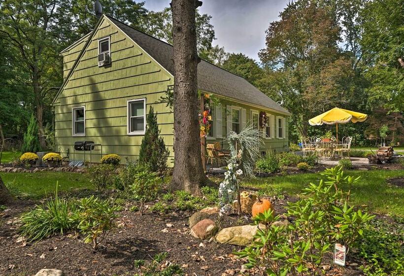 Pittsford Trolley Home Near Erie Canal!