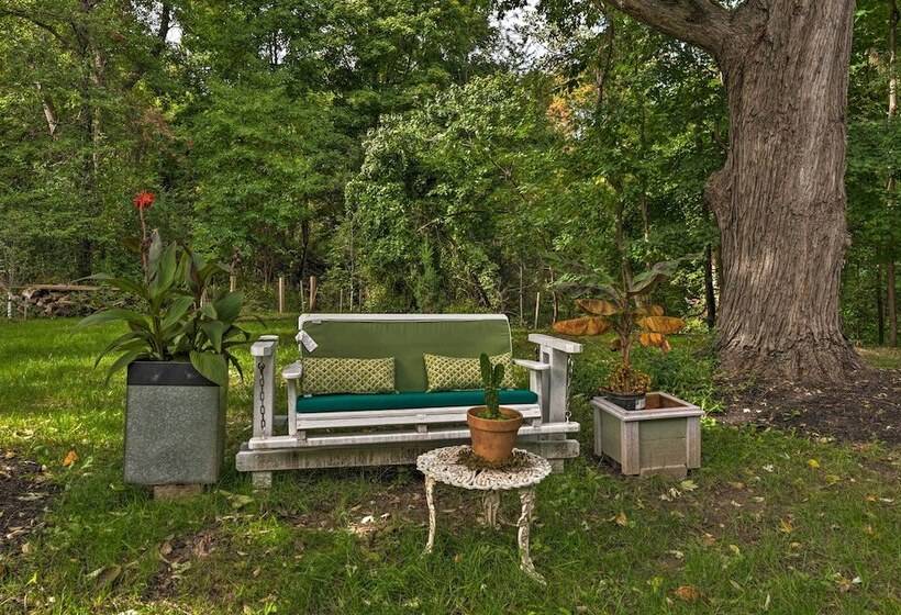 Pittsford Trolley Home Near Erie Canal!