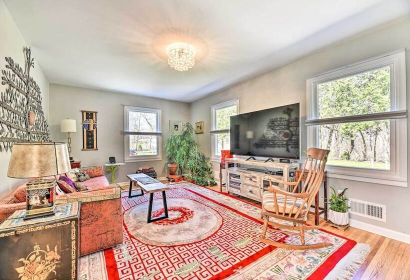 Pittsford Trolley Home Near Erie Canal!