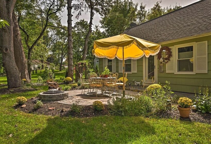 Pittsford Trolley Home Near Erie Canal!