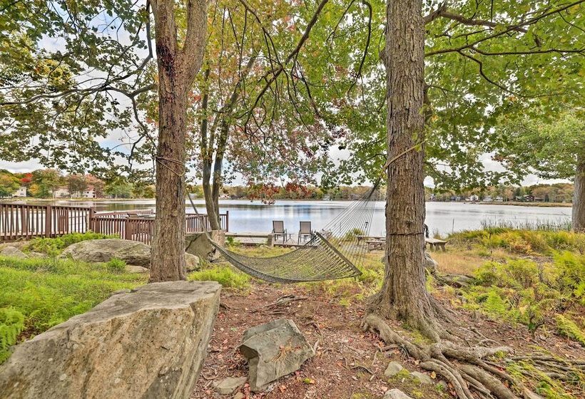 < 2 Mi To Dresser Lake: Home W/ Pool Access!